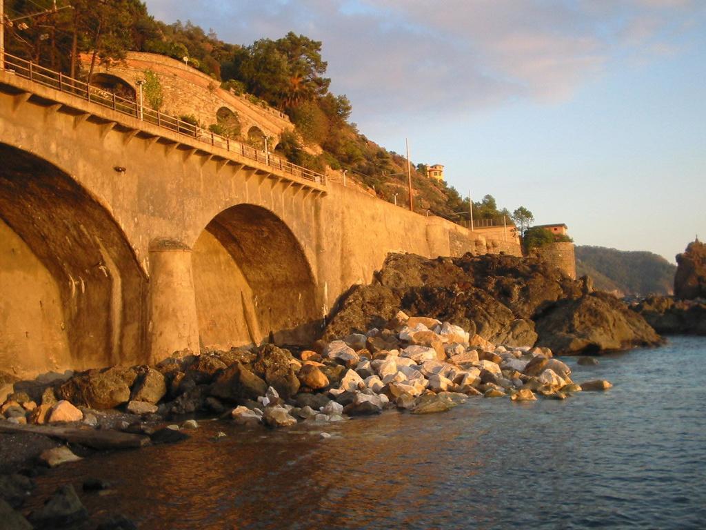 Sostio A Levante Framura Luaran gambar